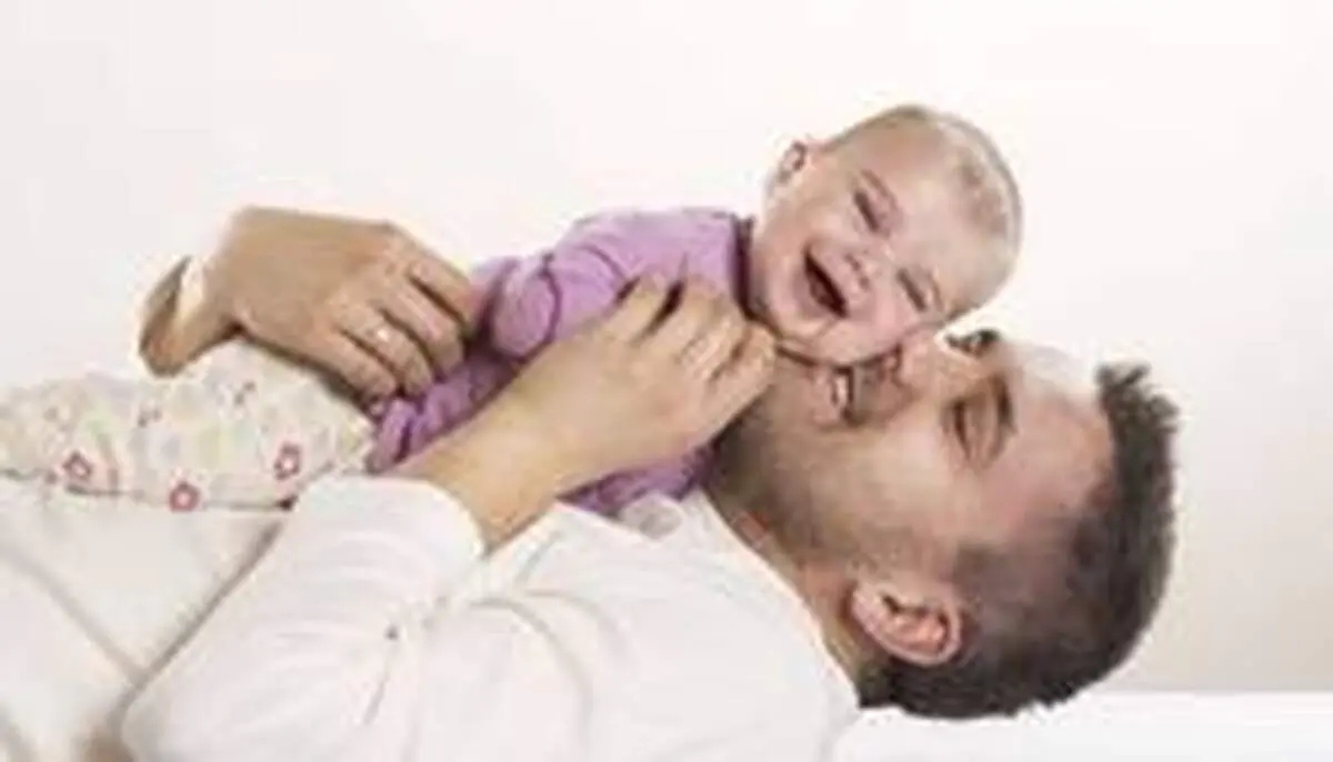 چگونه به کودکمان نشان دهیم که عاشقش هستیم؟