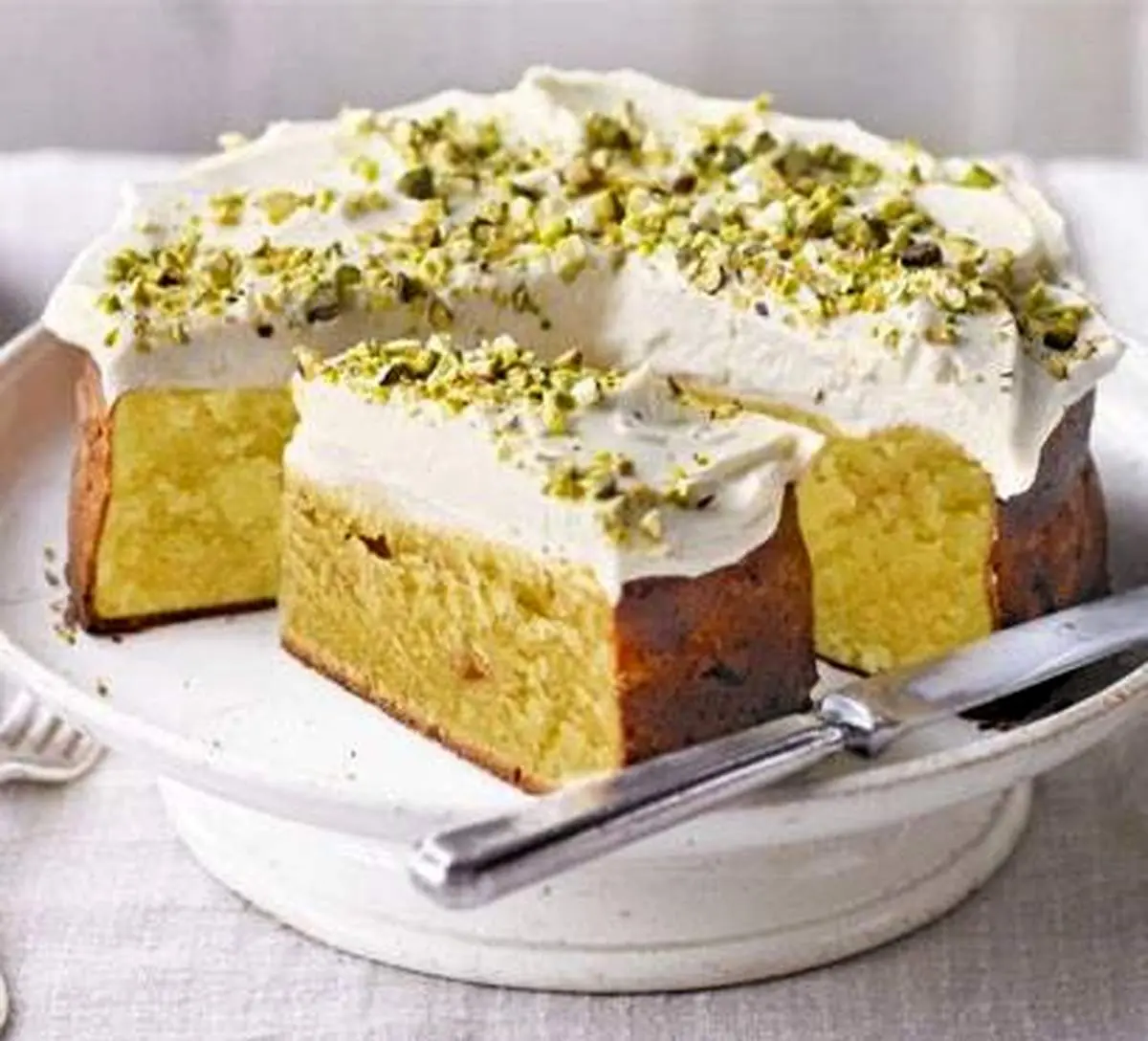 طرز تهیه کیک هلو با شکلات سفید