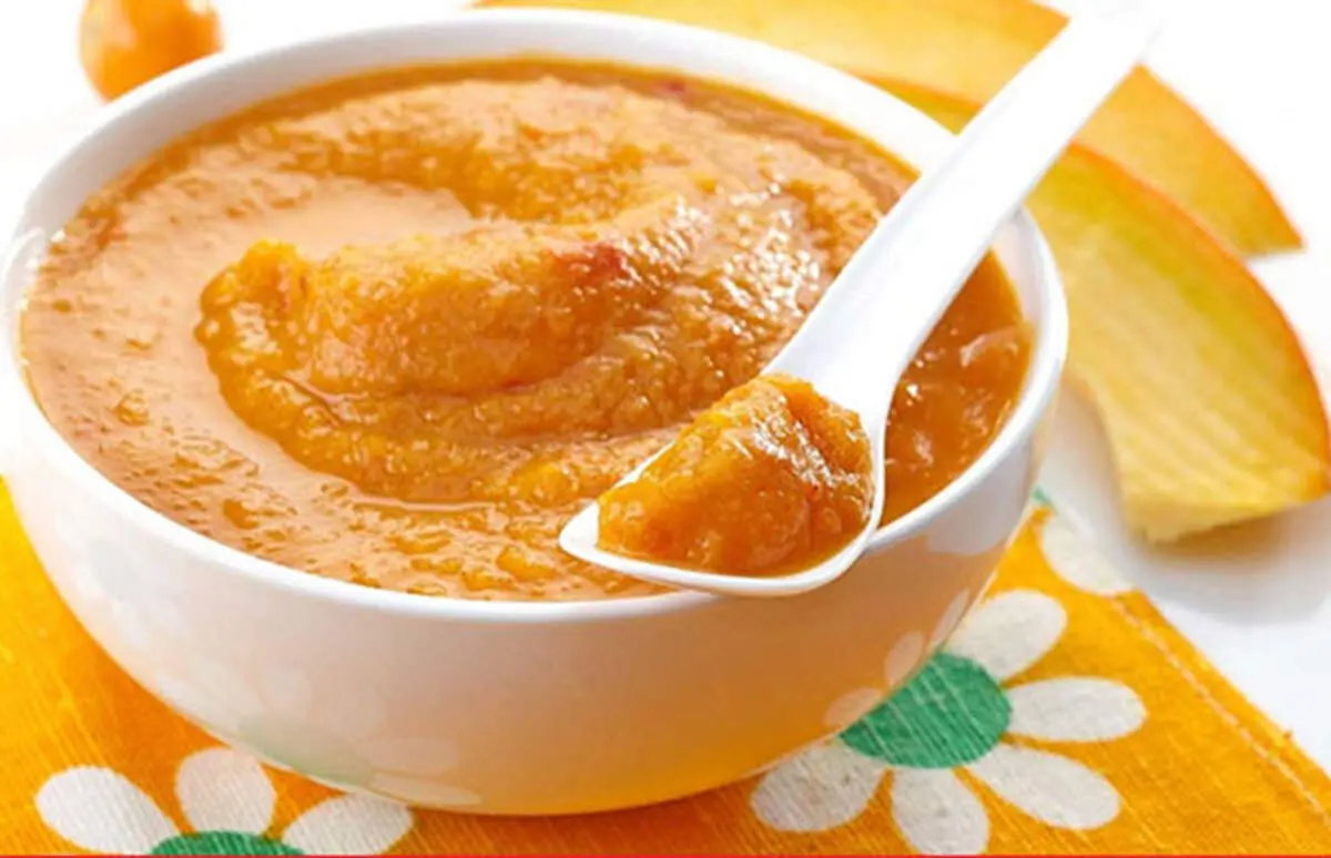طرز تهیه پوره هویج  با سیب برای نوزاد