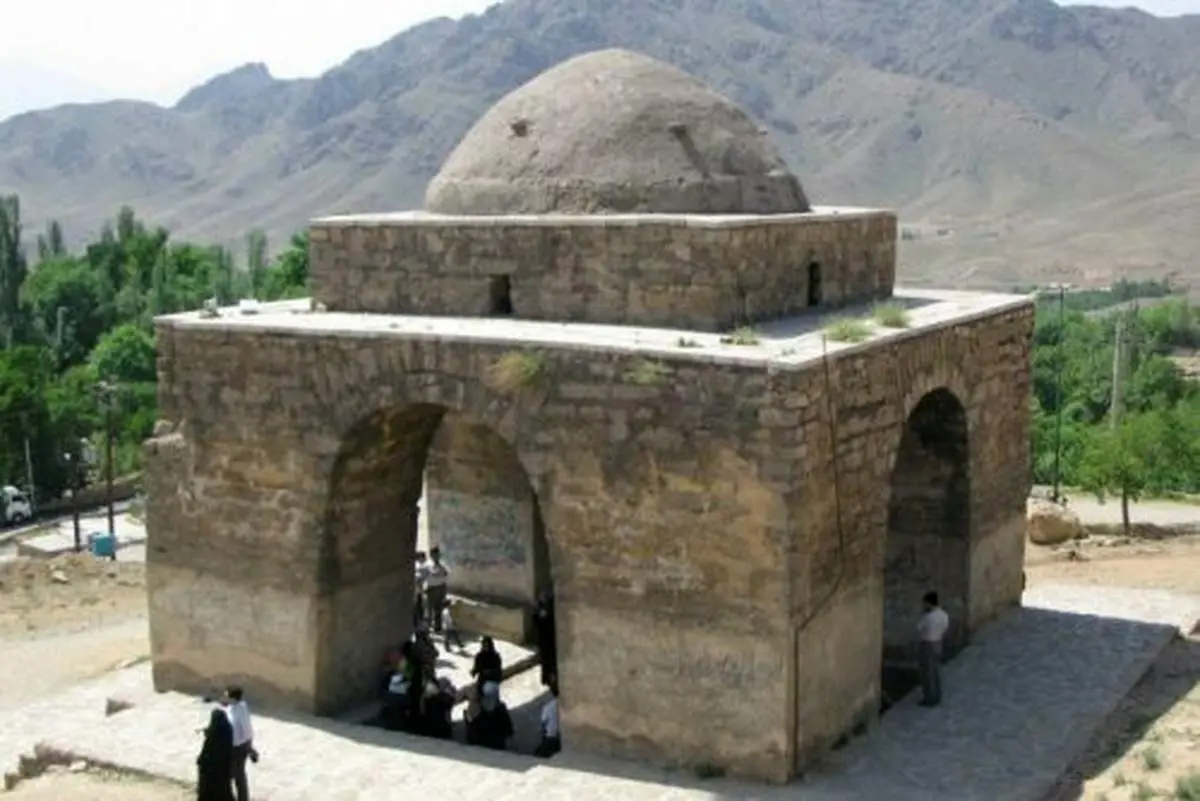 بنای تاریخی آتشکدهی نیاسر از کهنترین چهارطاقی ایران