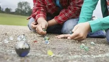 با ۸ بازی مفرح گروهی برای تابستان بچه‌ها آشنا شوید.