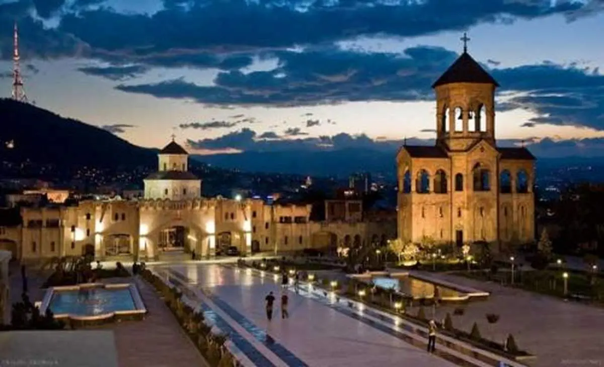 کلیسای سه گانه تفلیس عجیب‌ترین جاذبه‌ گرجستان