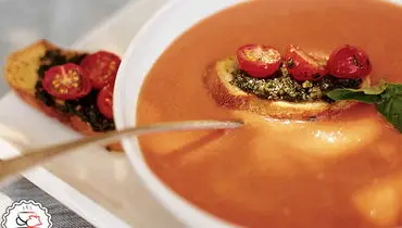 سوپ گوجه فرنگی تابستانی