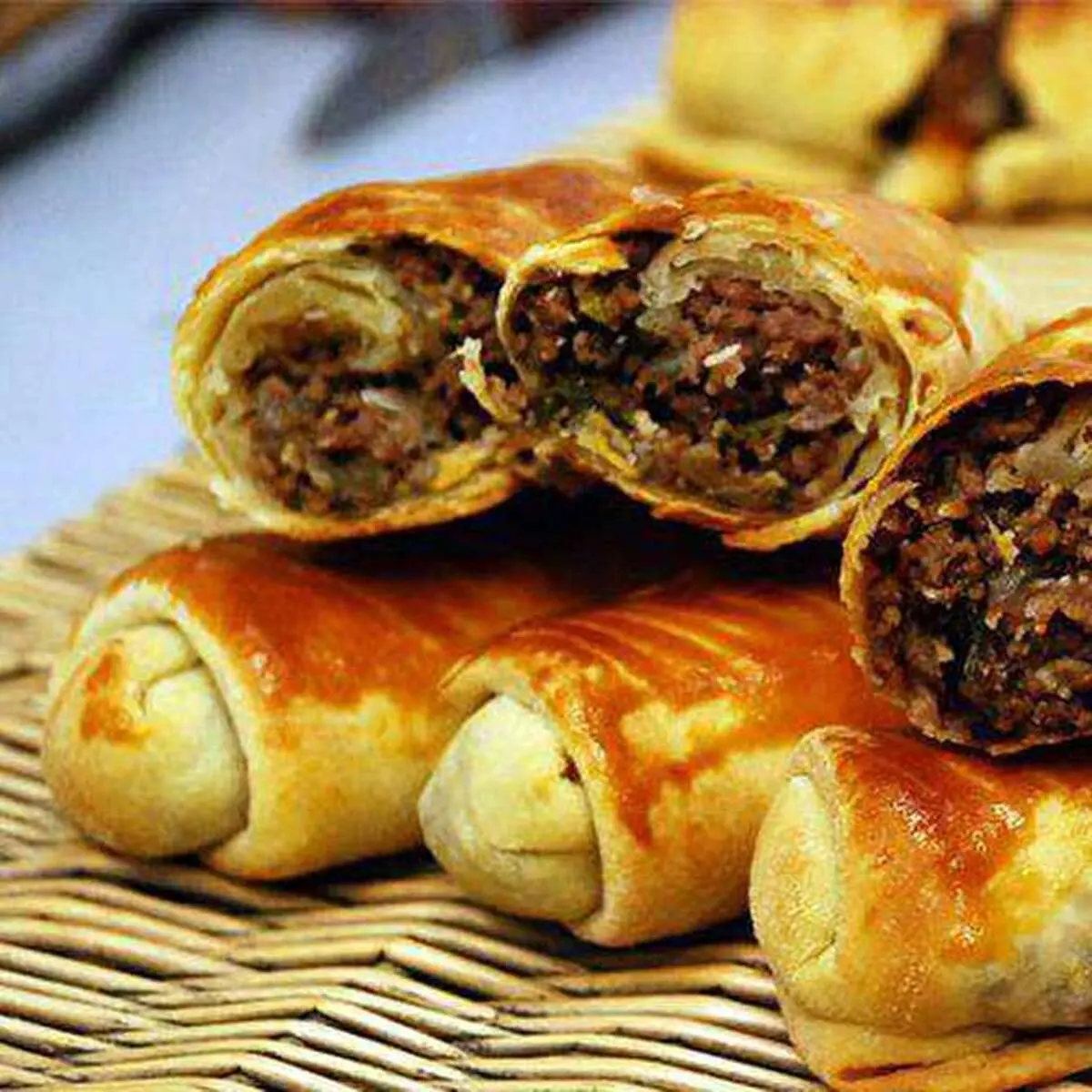 طرز تهیه بورک گوشت و کشمش