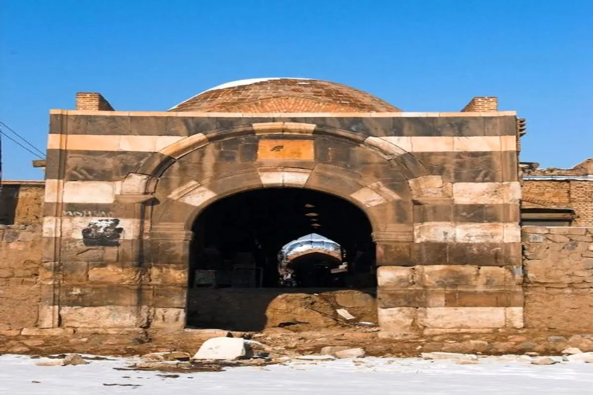 دروازه سنگی خوی دروازه باقی‌مانده از تاریخ کهن ایران