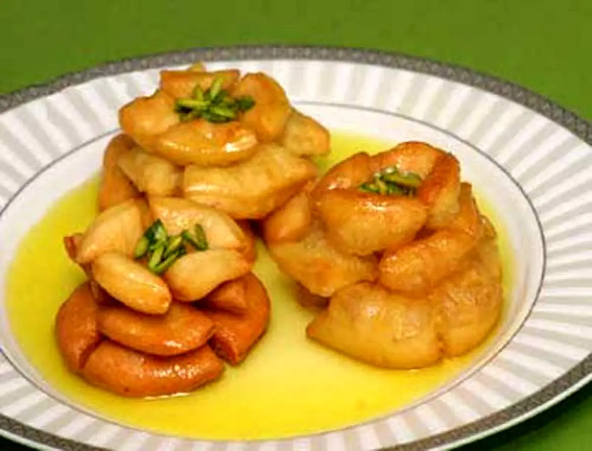 خاگینه گل نیلوفر یک دسر خوشمزه و سنتی