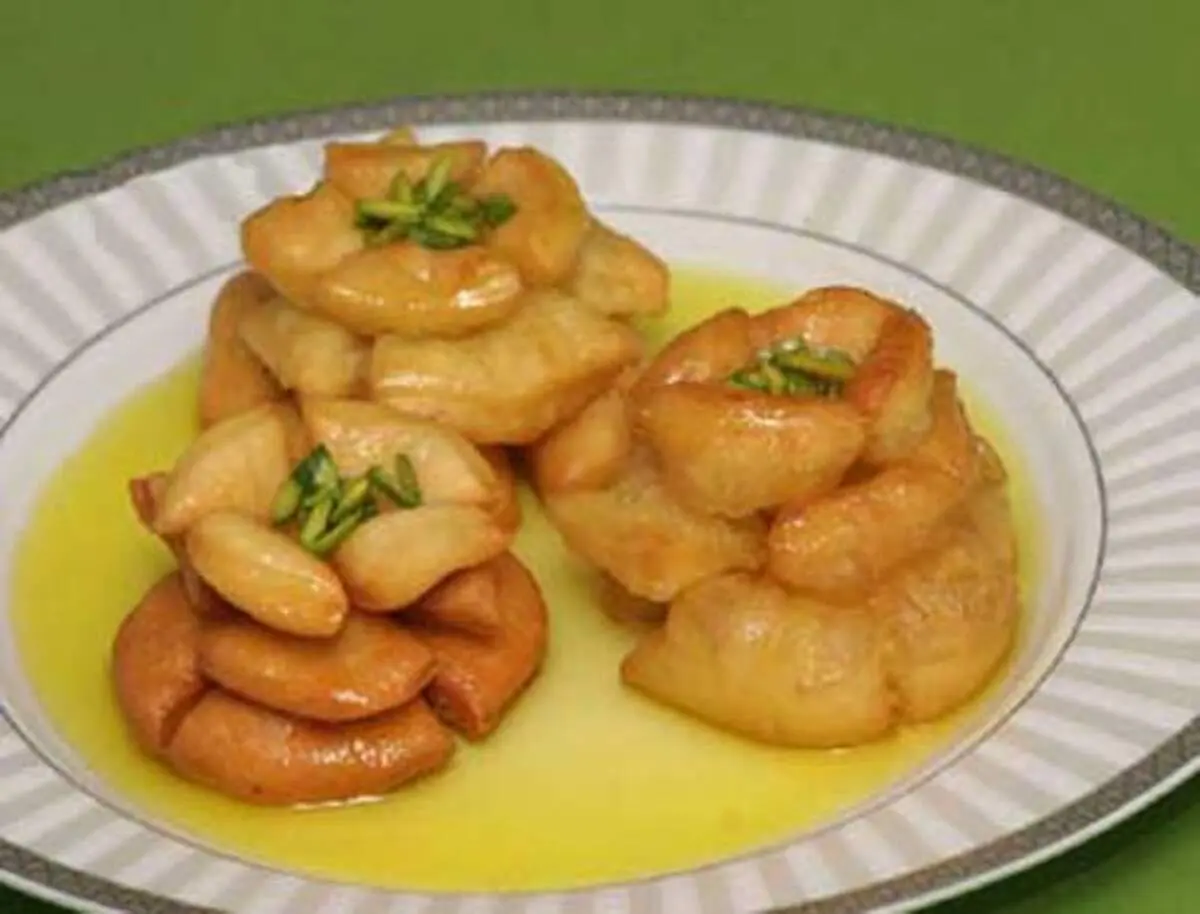 خاگینه گل نیلوفر یک دسر خوشمزه و سنتی