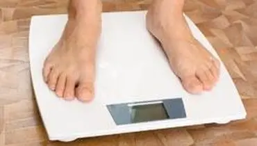 این ۶ عادت غلط قبل از خواب شما را چاق می‌کند