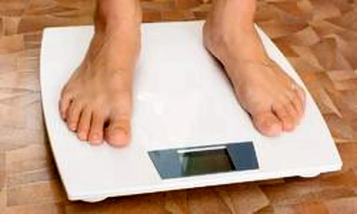این ۶ عادت غلط قبل از خواب شما را چاق میکند