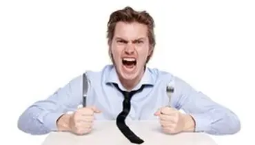 تحمل گرسنگی چه بر سر بدن می‌آورد؟