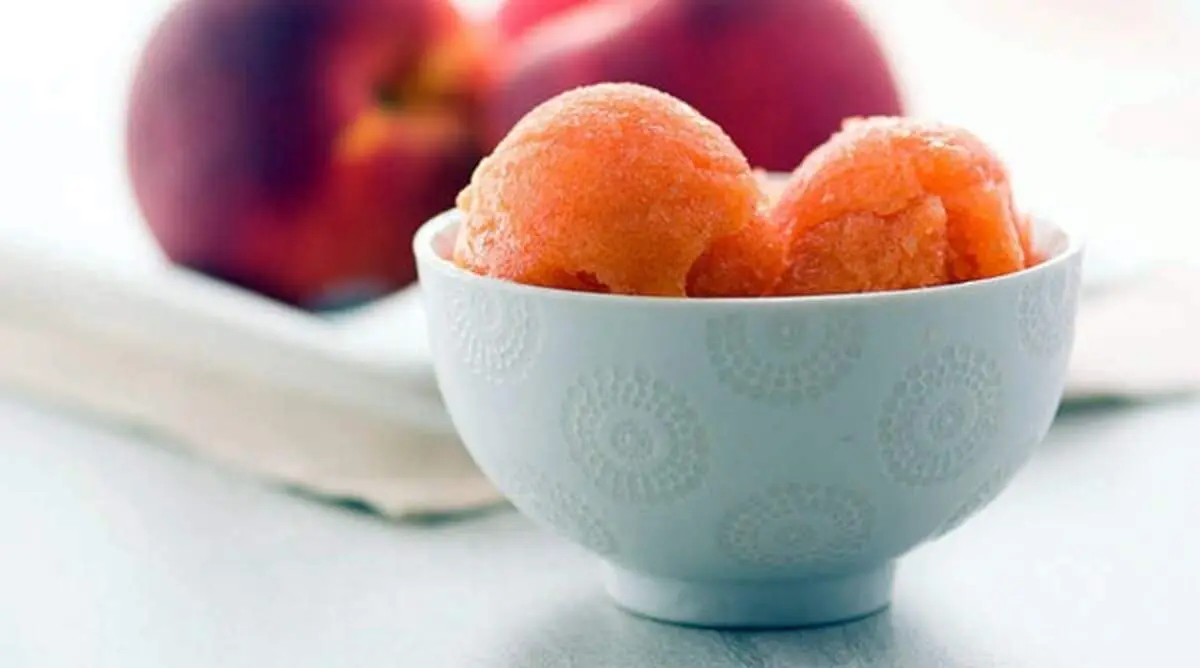 روش تهیه شربت یخی هلو