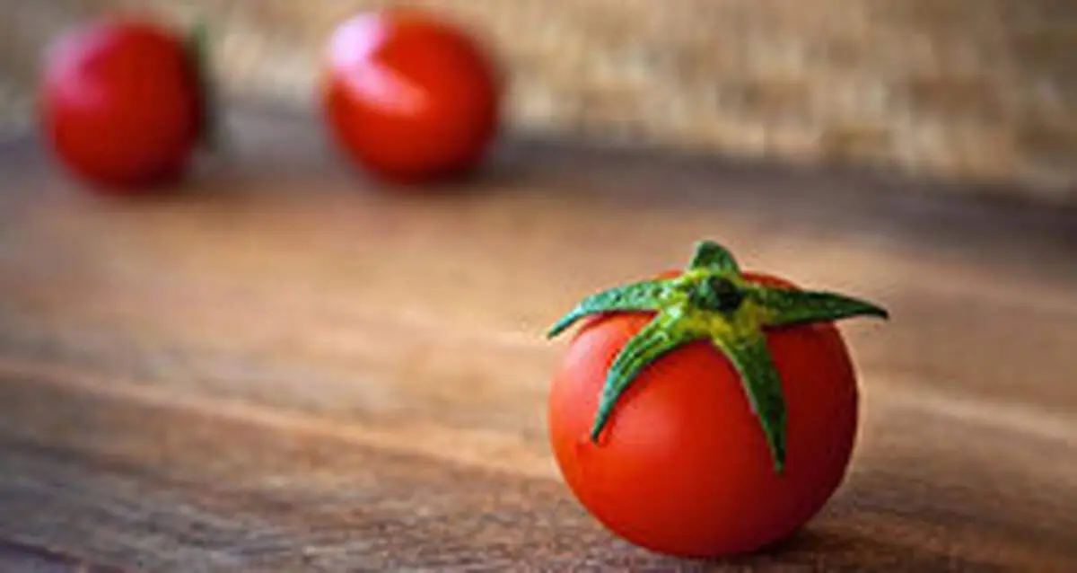 با روغن هسته گوجه فرنگی پوستی درخشان و بدون لک داشته باشید
