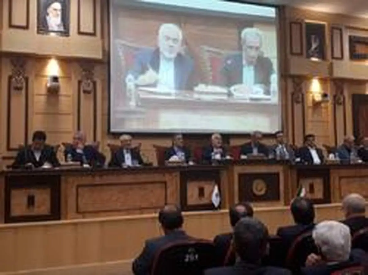 میخواهند ایران را نابود کنند/ خیال نکنیم اگر روحانی رفت یک اصولگرا موفق میشود