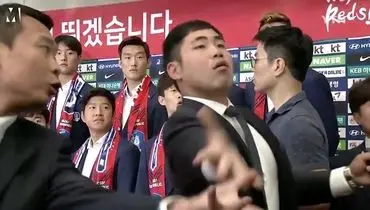 هواداران کره به سمت ملی پوشان تخم مرغ پرتاب کردند +عکس