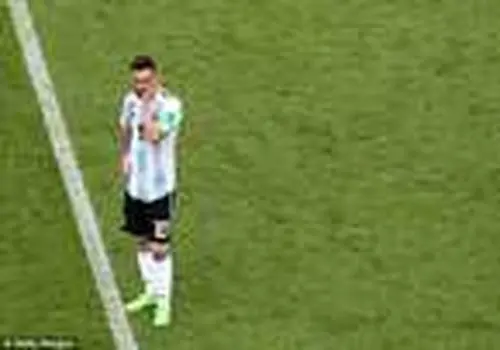 مسی از پیراهن قهرمان جهان رونمایی کرد