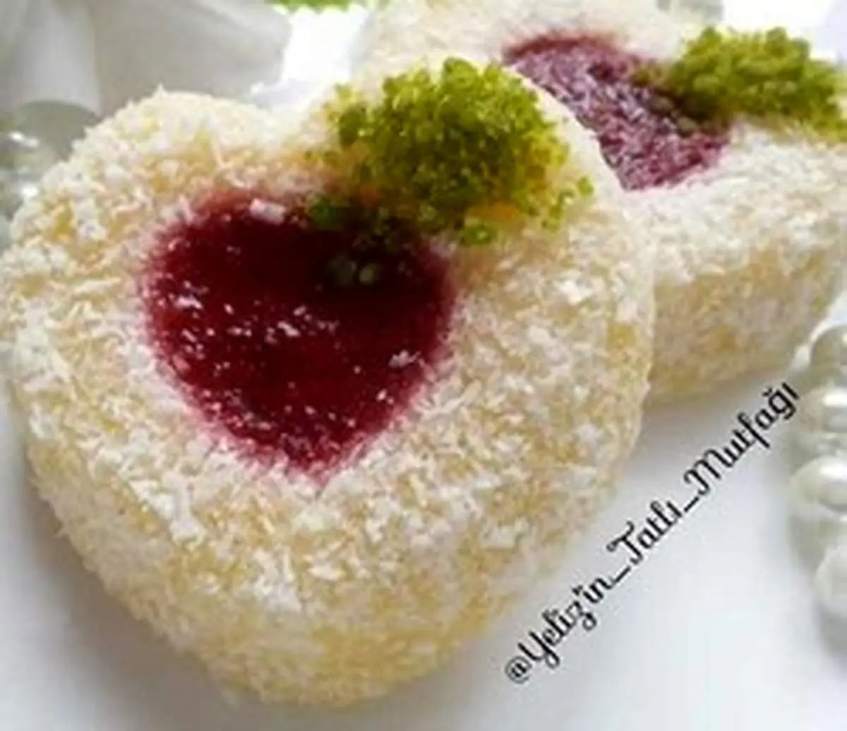 طرز تهیه لوکوم موزی، شیرینی خوشمزه ترکیه ای