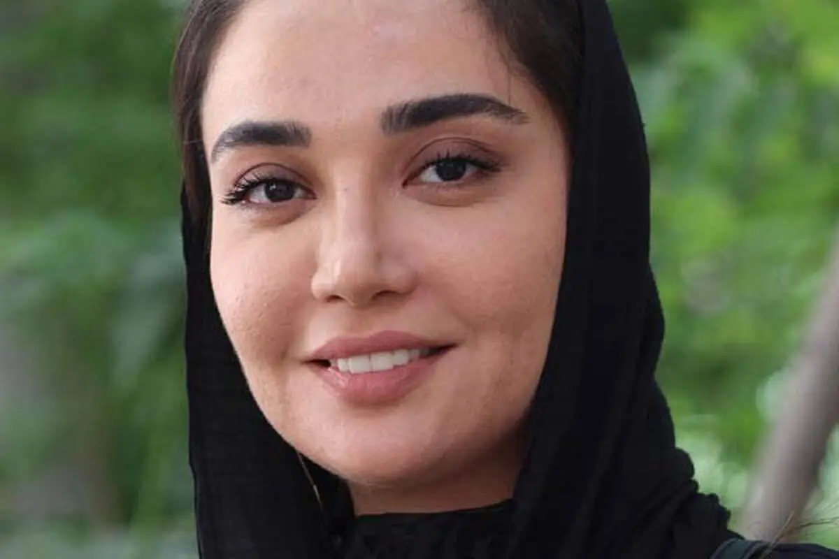 ژست متفاوت بازیگر زن مشهور سریال نون خ در کنار شالیزار برنج