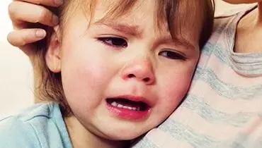 دلیل گریه کودک هنگام ادرار یا مدفوع