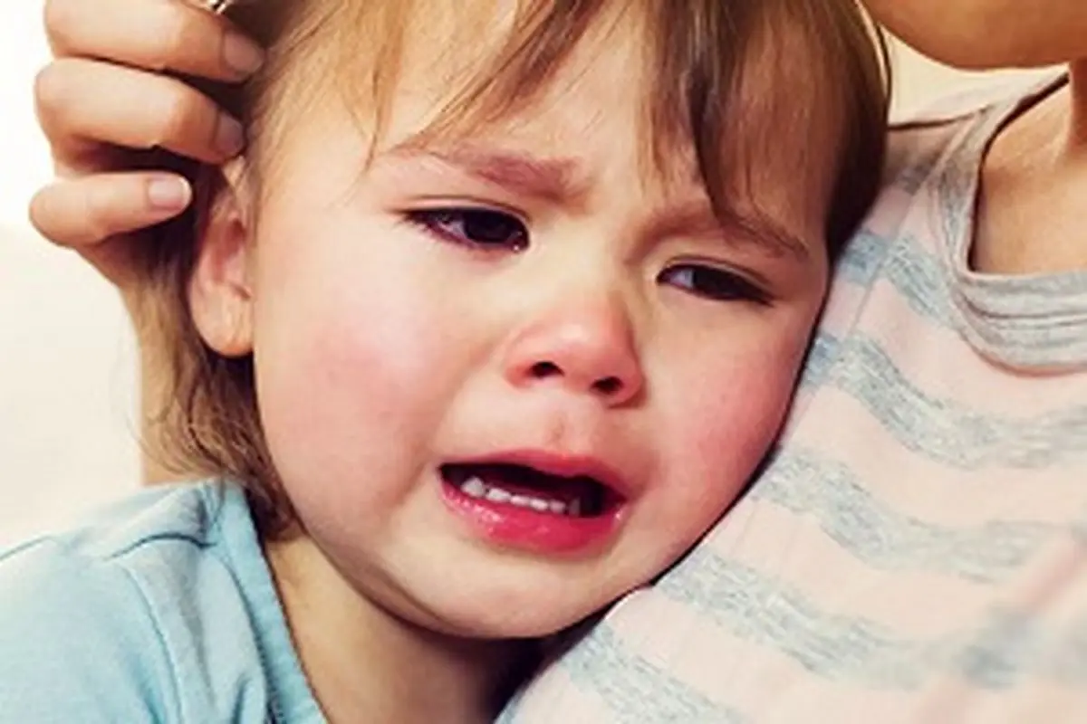 دلیل گریه کودک هنگام ادرار یا مدفوع
