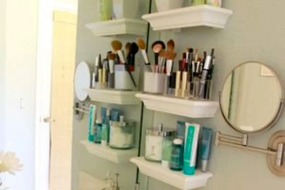 ۷ چیزی که هرگز نباید در حمام نگهداری کنید