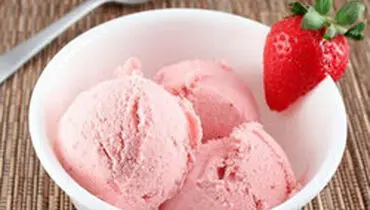 طرز تهیه بستنی توت فرنگی رژیمی