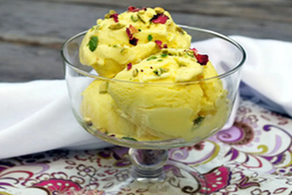 طرز تهیه بستنی اکبر مشتی، از قدیمی‌ترین و محبوب‌ترین دسر‌های ایرانی