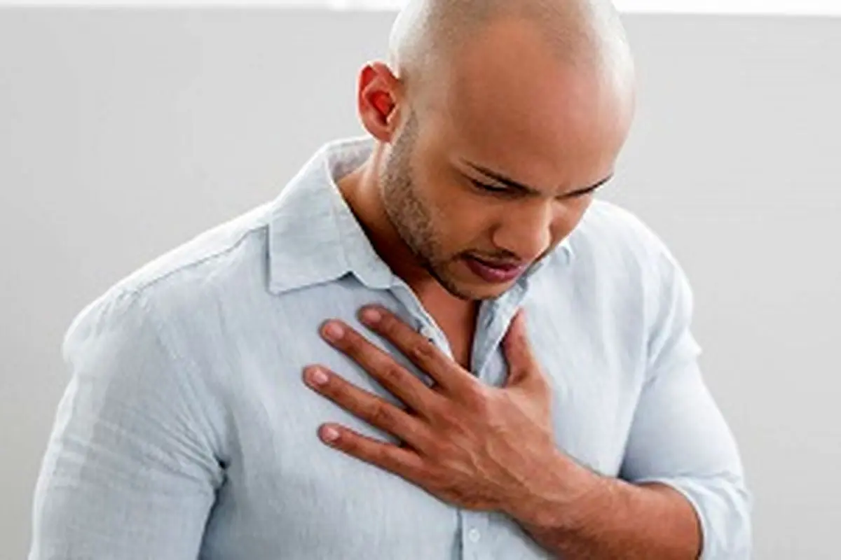 درد قفسه سینه به همراه استفراغ به چه دلیلی ایجاد می شود؟