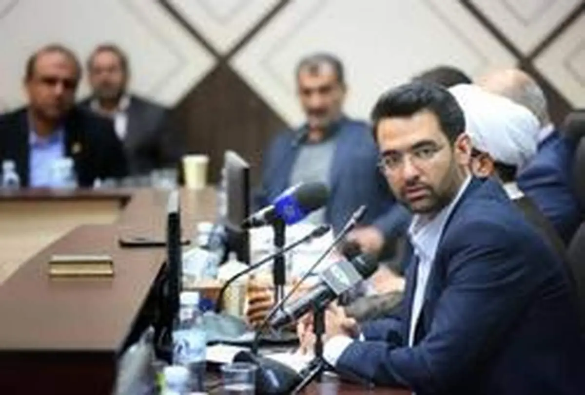 بستن فضای مجازی کار تنبل‌ها است