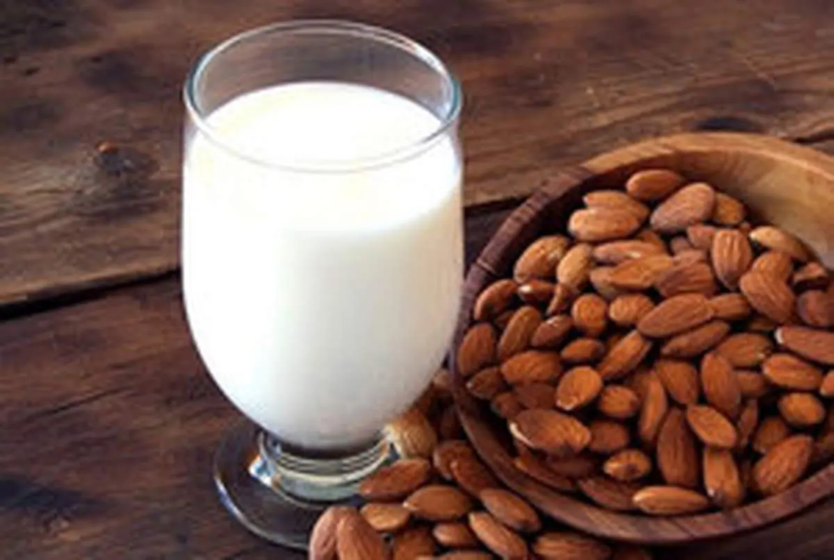 شیر بادام؛ نوشیدنی مقوی برای بچهها