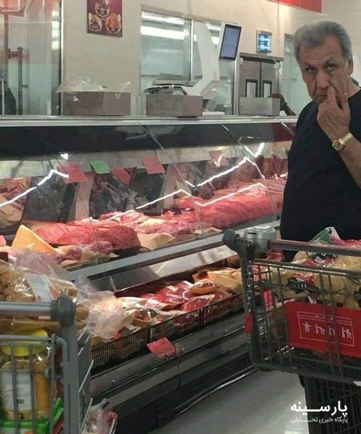 خاوری با خیال راحت و اضافه وزن در سوپرمارکت!