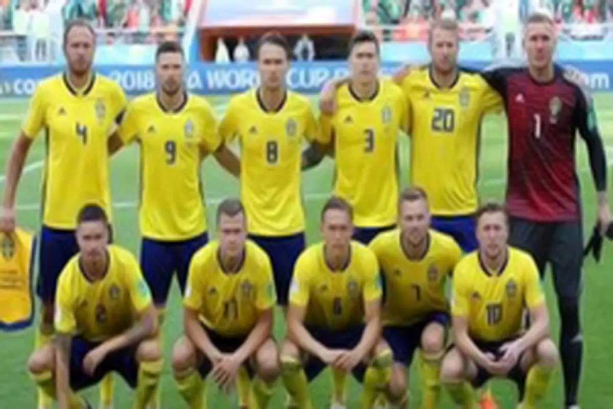 تیم فوتبال سوئد مجبور به تخلیه هتل‌شان شد