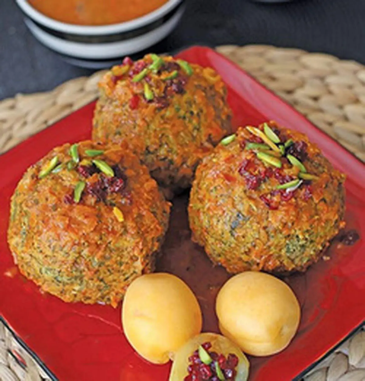 طرز تهیه کوفته زرشک و زردآلو