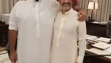 تصویری از ولیدبن‌طلال پس از آزادی  در کنار بن‌سلمان