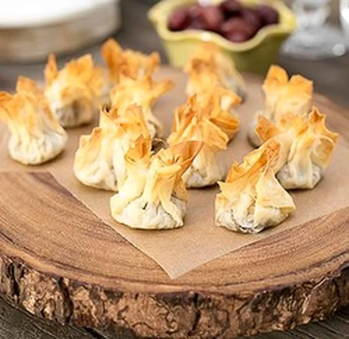 طرز تهیه بقچه گوشتی با خمیر فیلو
