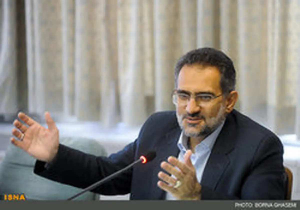 فعال اصولگرا: دستور روحانی برای مقابله با فساد را به فال نیک میگیریم