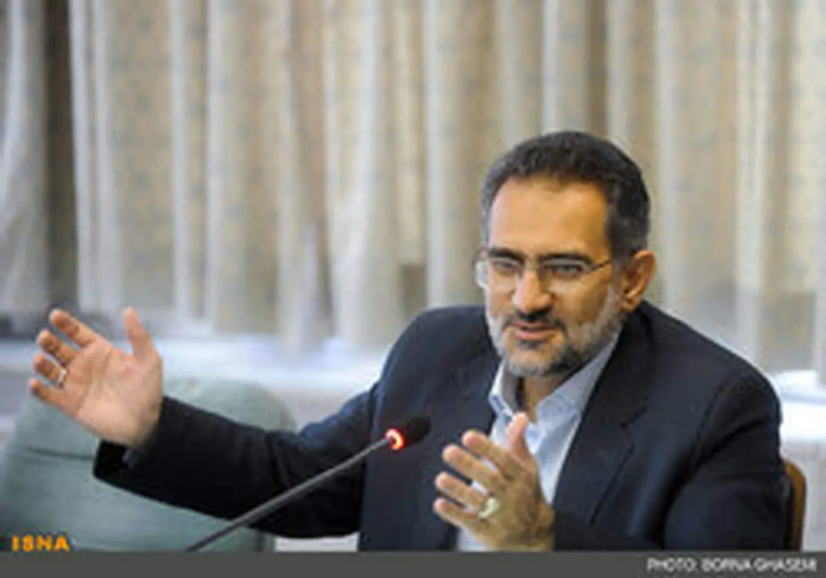 فعال اصولگرا: دستور روحانی برای مقابله با فساد را به فال نیک می‌گیریم