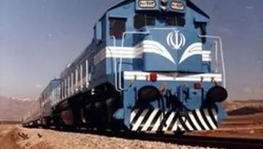 قطار کرمان - مشهد به دلیل نقص لوکوموتیو متوقف شد