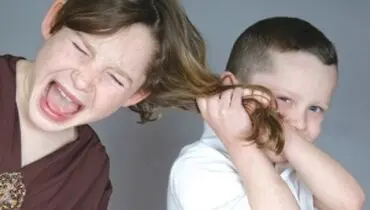 ۵ «باید» برای کاهش دعوا‌های خواهر و برادری