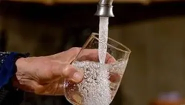 در روز‌های گرم به میزان کافی آب بنوشید.