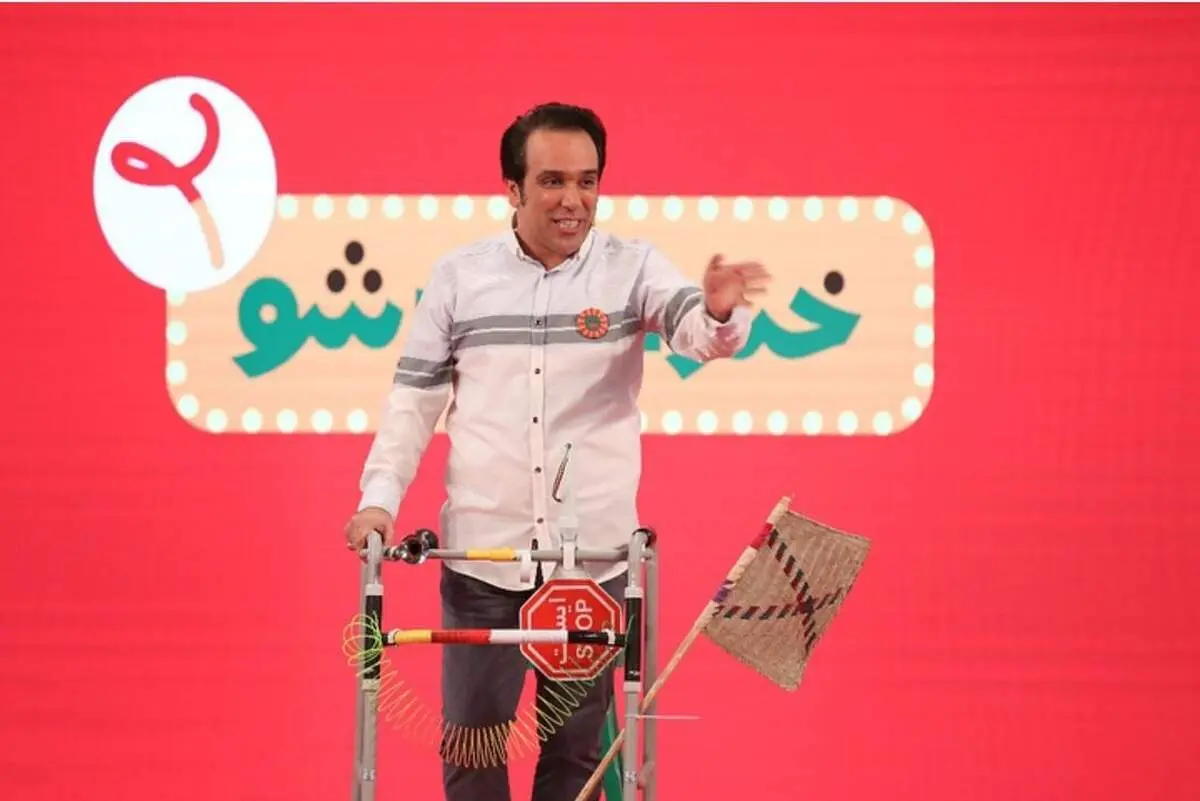 استندآپ کمدی جذاب کمدین «خندوانه» با واکر! +عکس