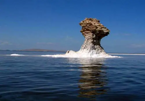 واکنش رئیس سازمان محیط‌زیست به محو شدن ابرها در بالای دریاچه ارومیه+ فیلم