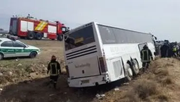 واژگونی اتوبوس در هرمزگان حادثه آفرید
