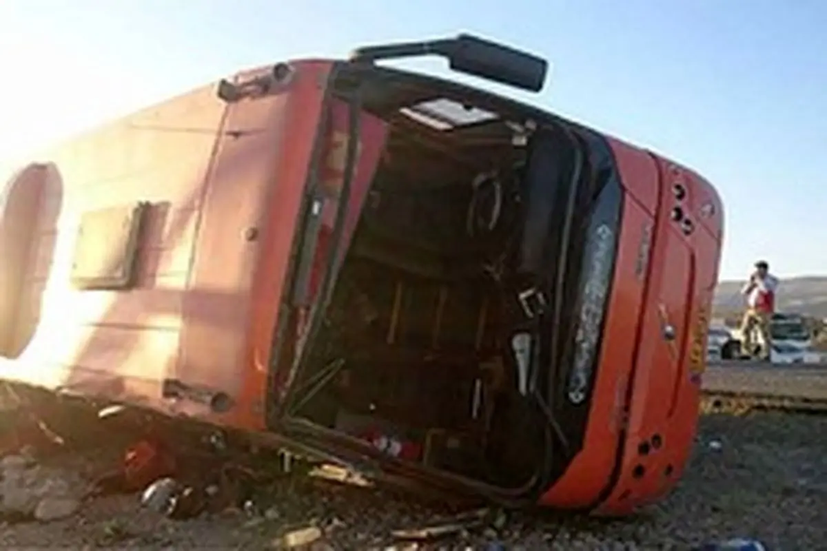 واژگونی اتوبوس در یاسوج با هشت مصدوم
