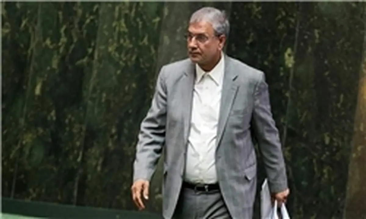 وقتی ربیعی آجرچینی می‌کند! +عکس