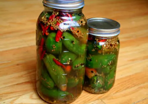 چگونه تندی فلفل را در ترشی کمتر کنیم؟

