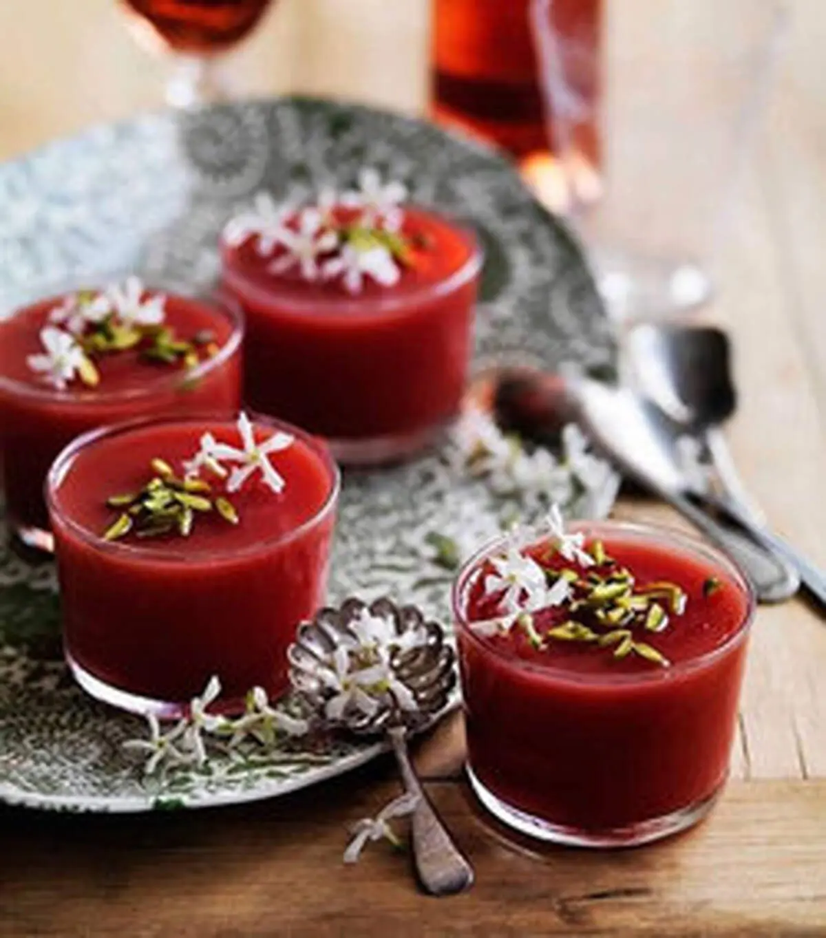 طرز تهیه پودینگ هندوانه و گلاب