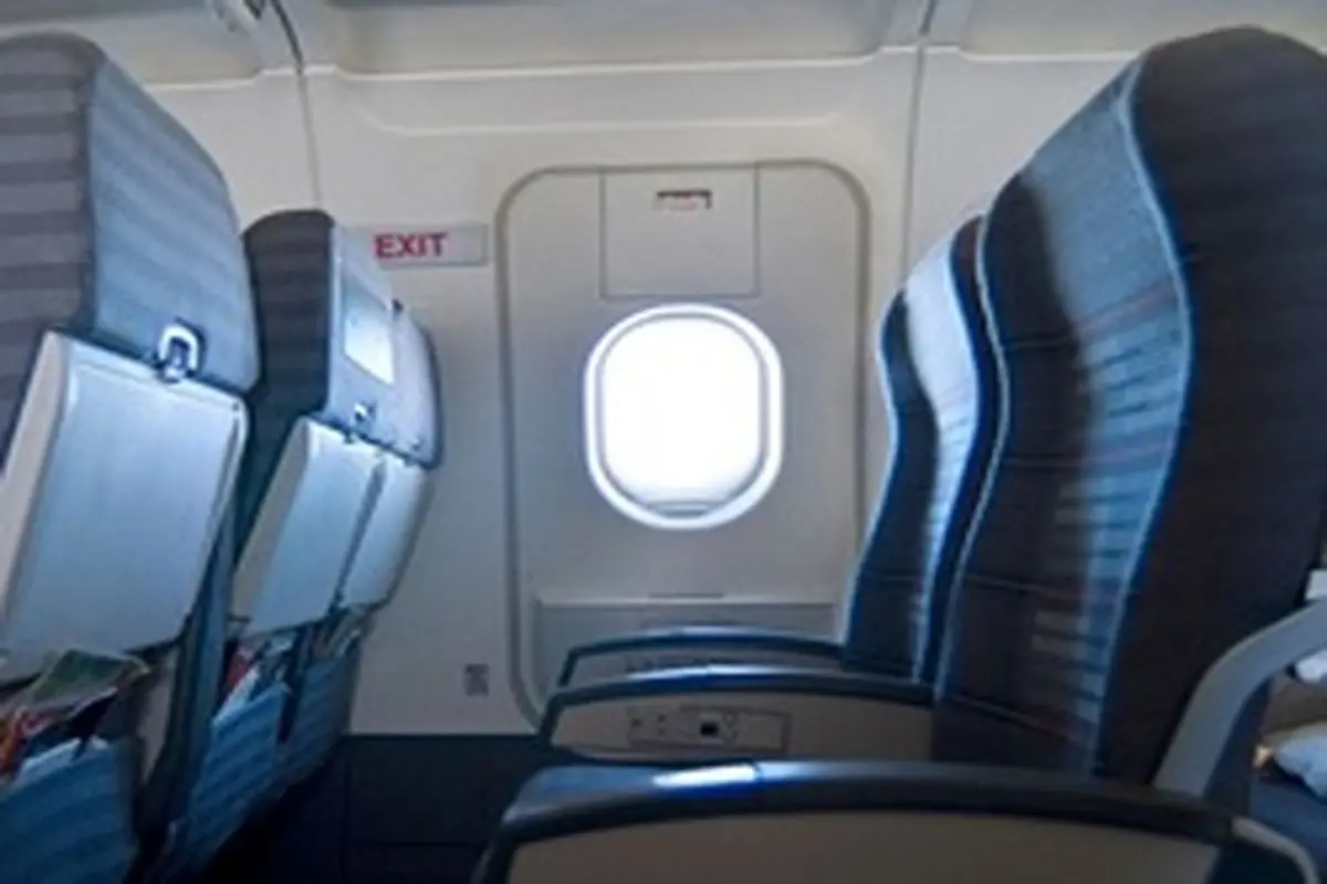اگر  شخصی در ارتفاع بالای هواپیما دربی را باز کند، آیا کابین دچار افت فشار خواهد شد؟