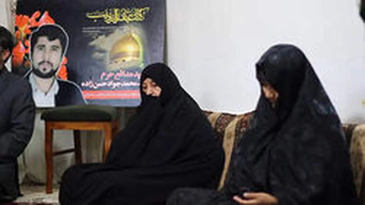جزئیات حضور رهبر انقلاب در منزل شهید مدافع حرم