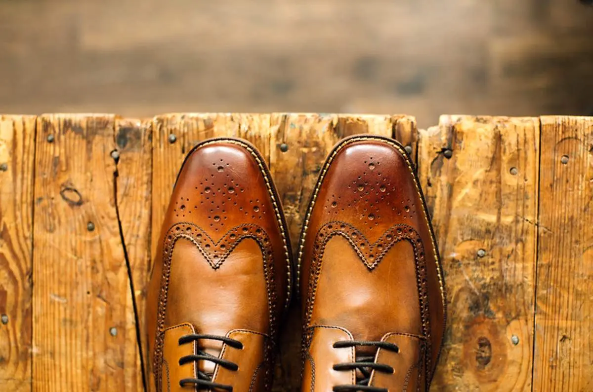 از کفش چرم چگونه مراقبت کنیم