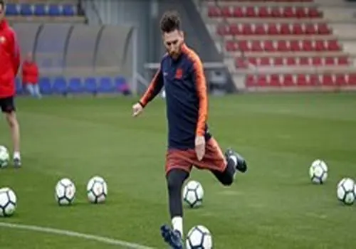 ستاره بالیوود در کنار اسطوره فوتبال جهان؛ دیدار صمیمانه مسی و شاهرخ خان در هند+عکس
